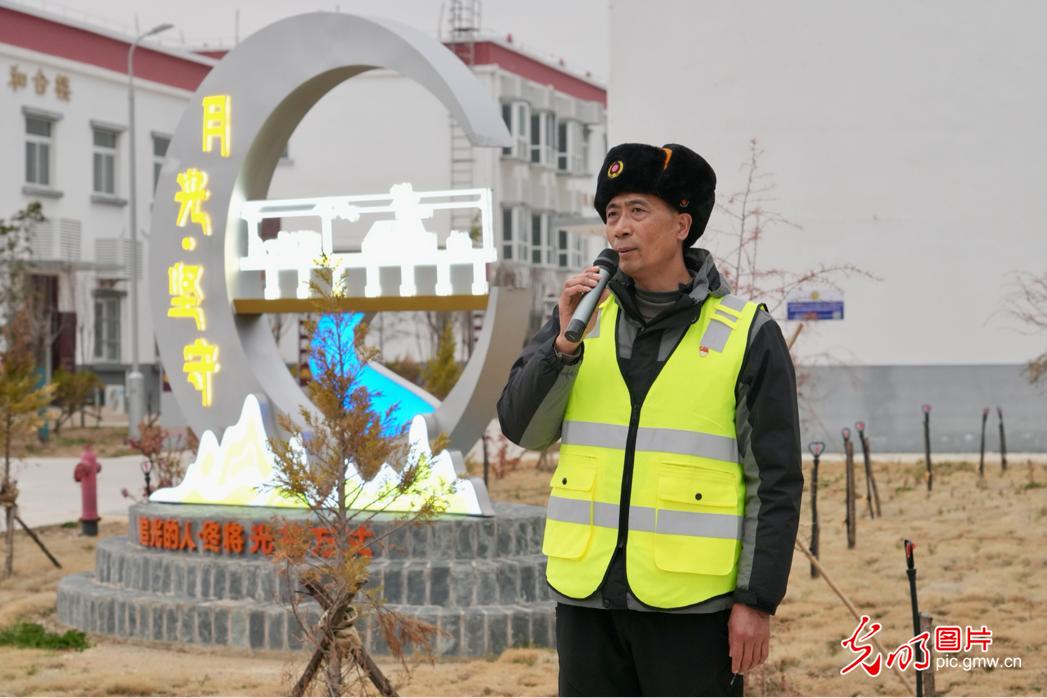 【發(fā)現(xiàn)最美鐵路】云端上的“毫米級”守護(hù)者——麗香鐵路養(yǎng)護(hù)工