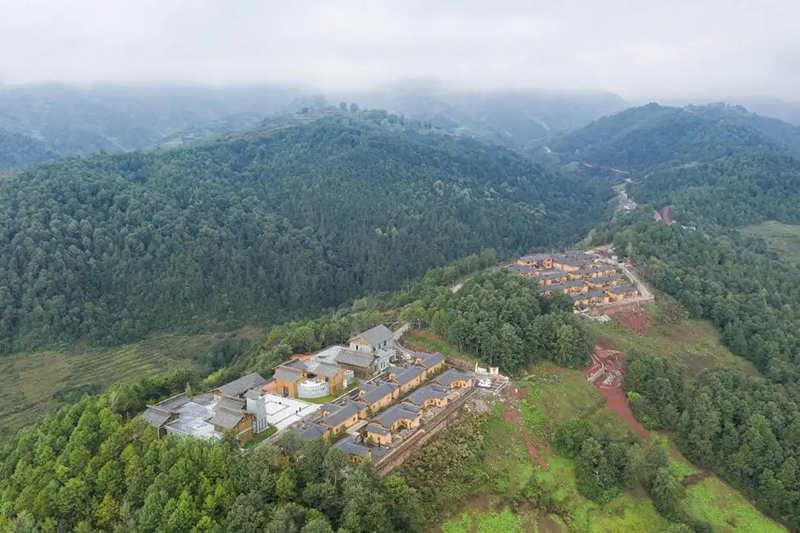 2020年10月13日拍攝的三河村新村聚居點。