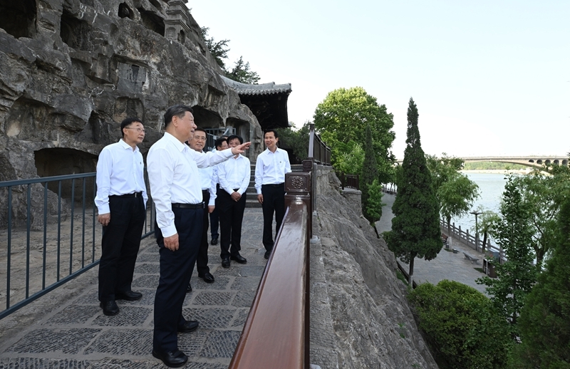 2025年5月19日至20日，中共中央總書記、國家主席、中央軍委主席習近平在河南考察。這是19日下午，習近平在洛陽龍門石窟考察。新華社記者 謝環(huán)馳 攝