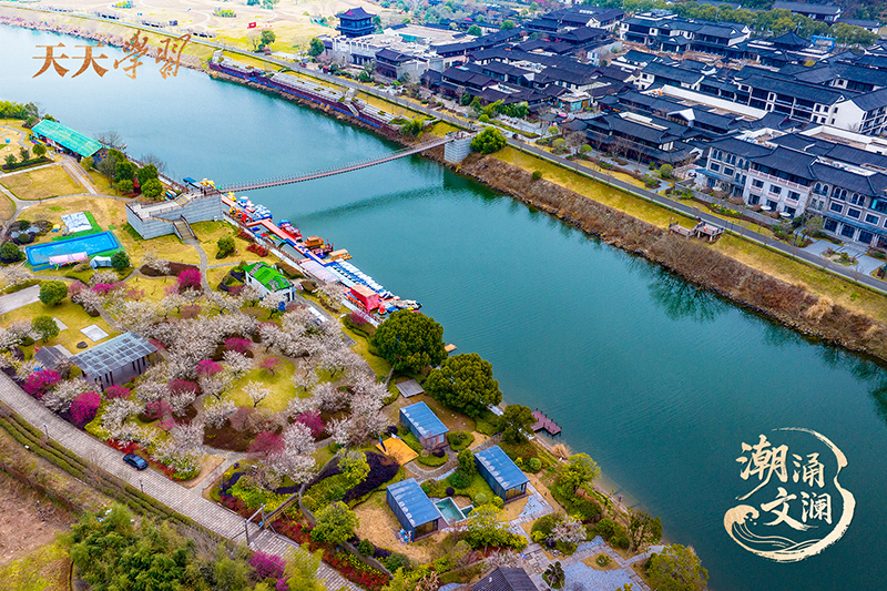 2025年2月17日，浙江紹興，嵊州市越劇小鎮(zhèn)和濕地公園梅花盛開。