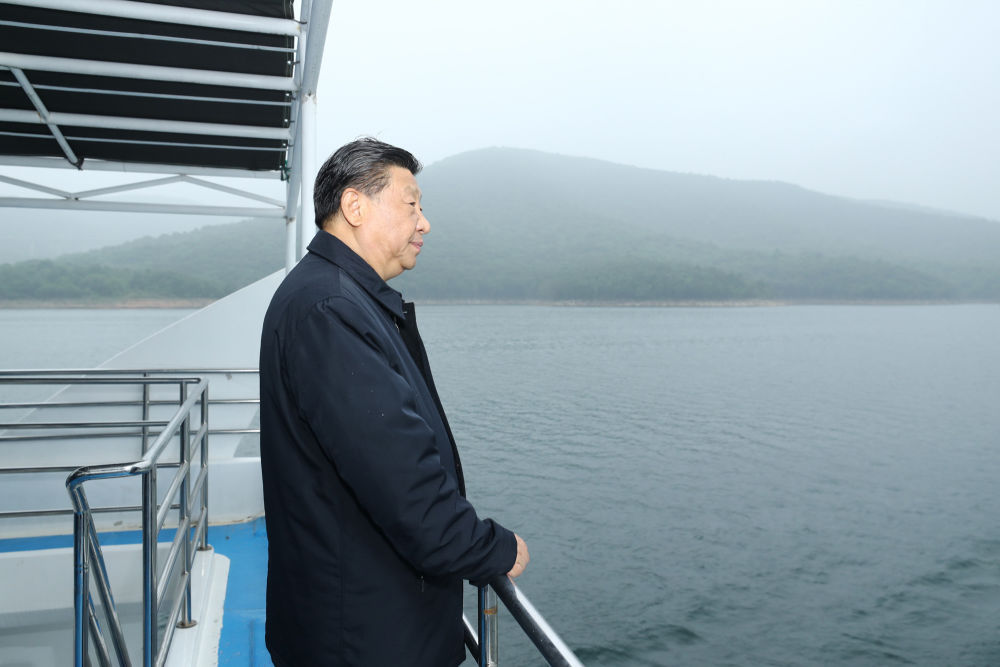 2021年5月13日下午，習(xí)近平總書記在河南南陽乘船考察丹江口水庫。