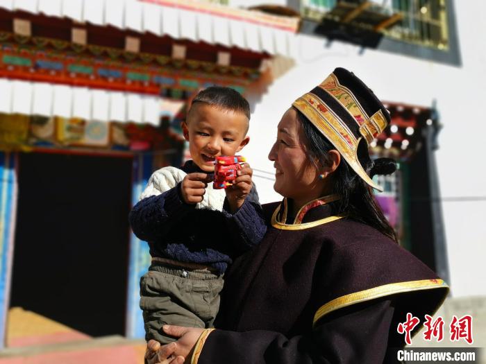 西藏林芝老鄉(xiāng)“花谷藥洲”里話(huà)幸福生活