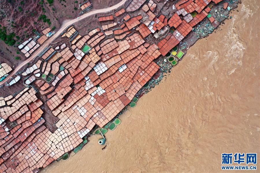 (新華視界)(5)鳥瞰芒康古鹽田