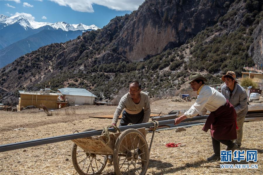 （決戰(zhàn)決勝脫貧攻堅·聚焦三區(qū)三州·圖文互動）（2）拓展新天地——云南迪慶藏區(qū)“新產業(yè)”掠影
