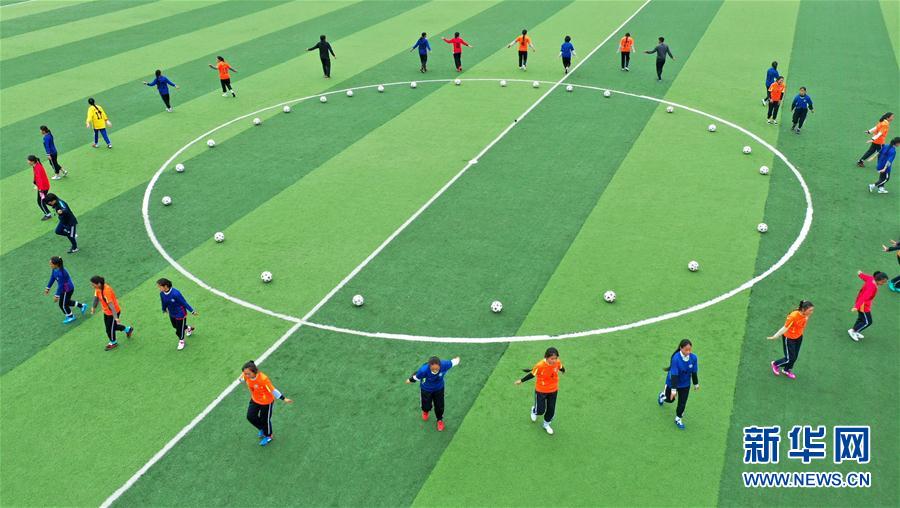 （體育·專題）（19）足球——踢球吧！草原女孩