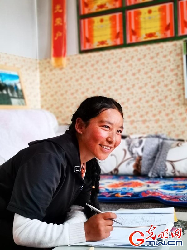 挪窮窩，拔窮根——青海澤庫移民安置點里的新生活