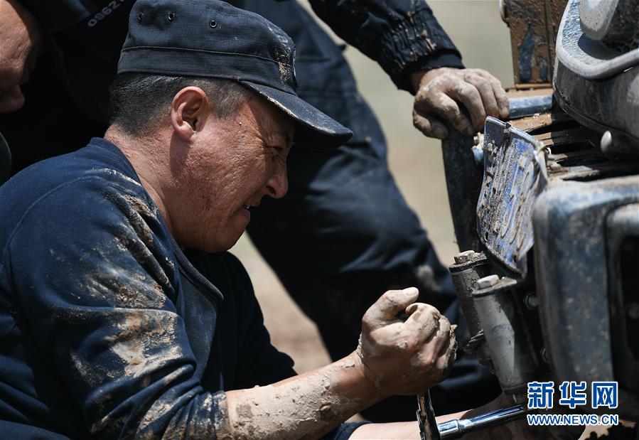 （圖文互動）（5）記者手記：可可西里，“挪”向“藏羚羊大產(chǎn)房”的14個半小時