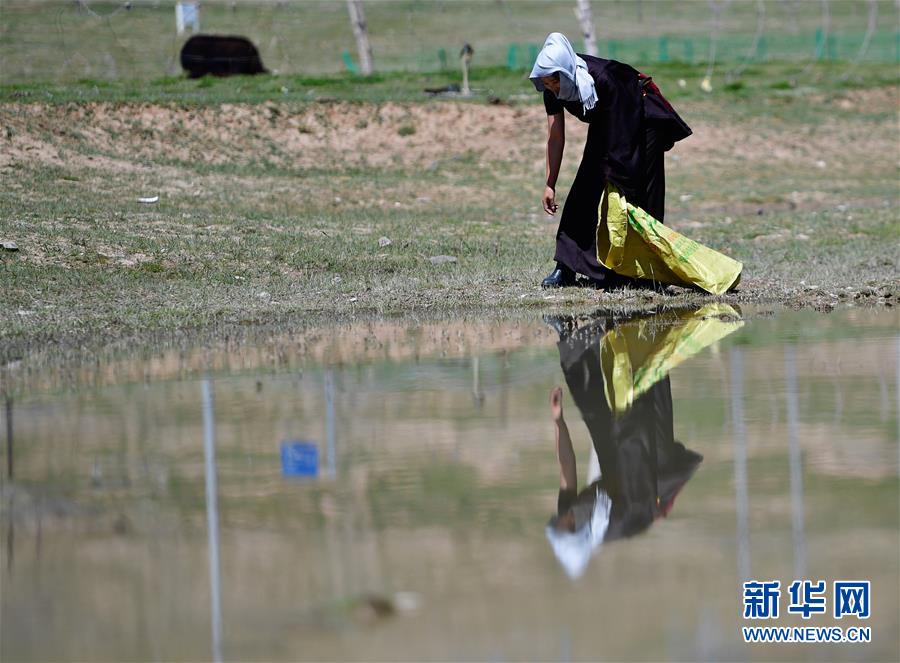 （走向我們的小康生活）（4）青?，敹啵狐S河源的幸福村