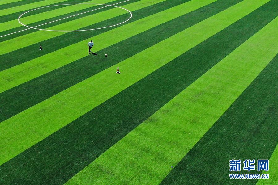 （走向我們的小康生活）（5）青?，敹啵狐S河源的幸福村