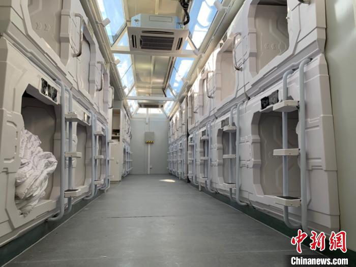 圖為火星營地“太空艙”?！O睿 攝