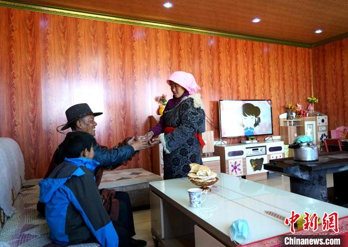 圖為易地搬遷后的哇保家。　才項什姐 攝