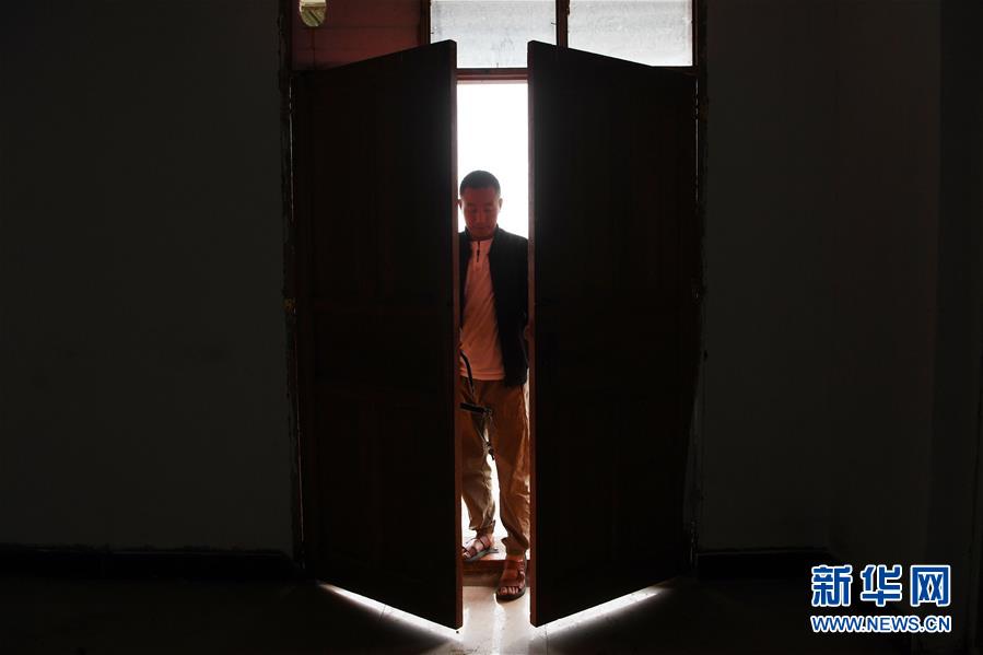 （新華全媒+）（10）千里“挪窩”，踏實開啟新生活