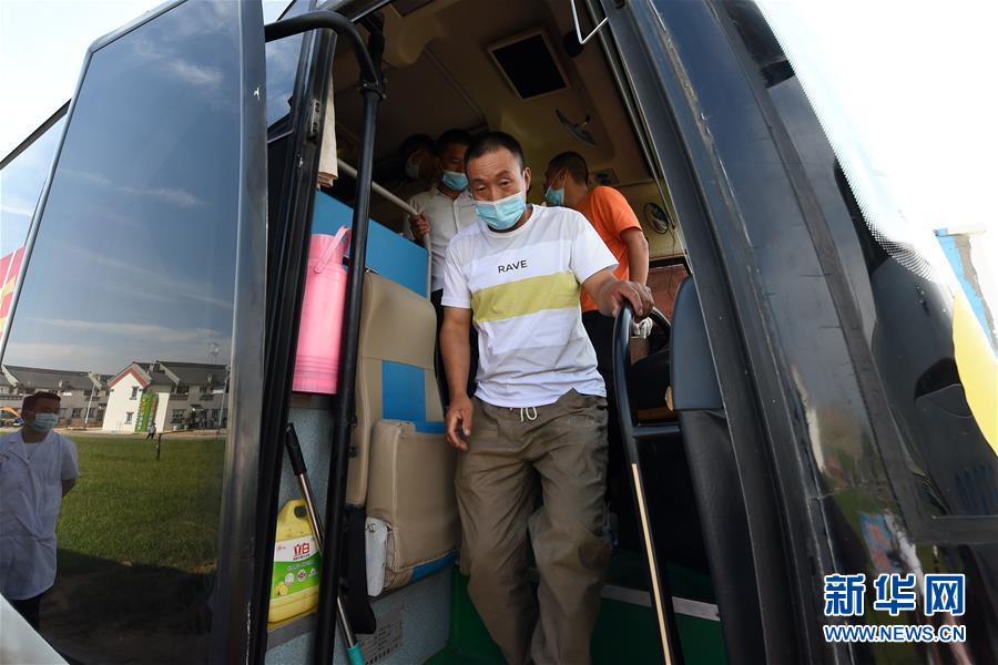 （新華全媒+）（19）千里“挪窩”，踏實開啟新生活