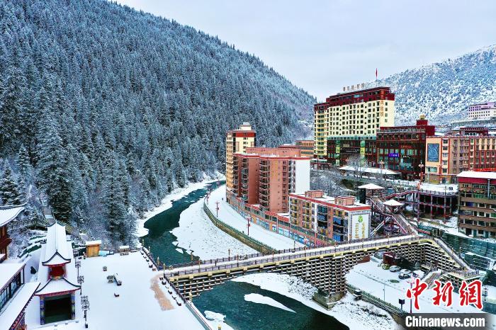 壤塘的雪后美景。　壤塘縣融媒體中心供圖