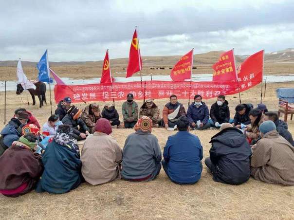 青?，斍撸厚R背宣講隊(duì)助推“1號(hào)”文件入腦走心