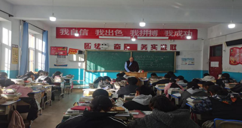 青?，斍撸寒惖剞k班讓孩子享受優(yōu)質(zhì)教育