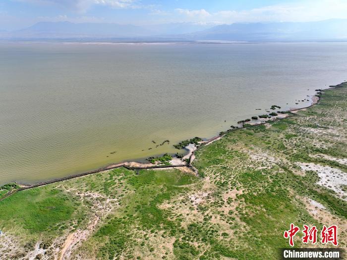 圖為航拍都蘭湖國家濕地公園?！∑钤鲚?攝