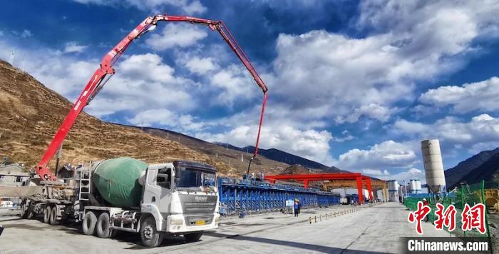 T梁發(fā)運現(xiàn)場?！≈需F八局 供圖