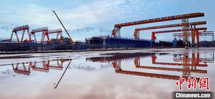 成蘭鐵路高原段T梁發(fā)運全部完成?！≈需F八局 供圖