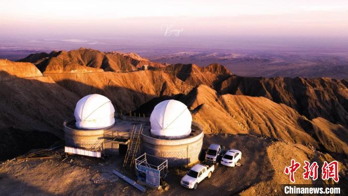 圖為青海冷湖賽什騰山天文臺址日落?！『槲腻?攝