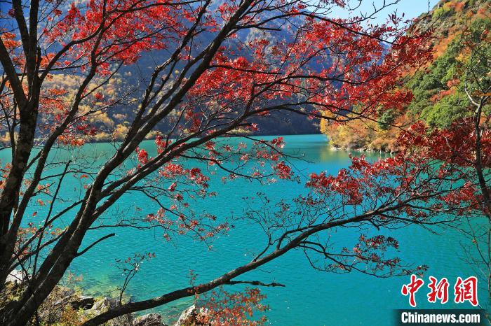 松坪溝風光。　何清海 攝