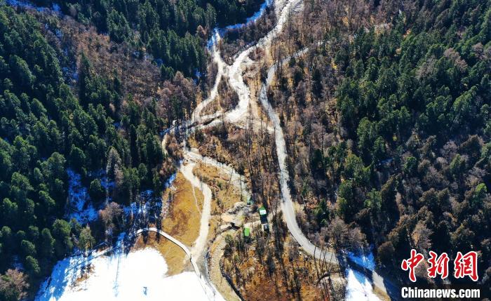 畢棚溝景區(qū)風(fēng)光?！“苍?攝