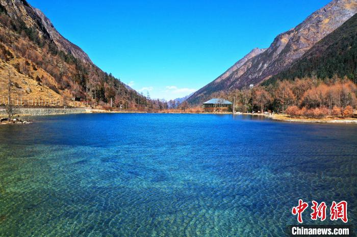 畢棚溝景區(qū)風(fēng)光?！“苍?攝