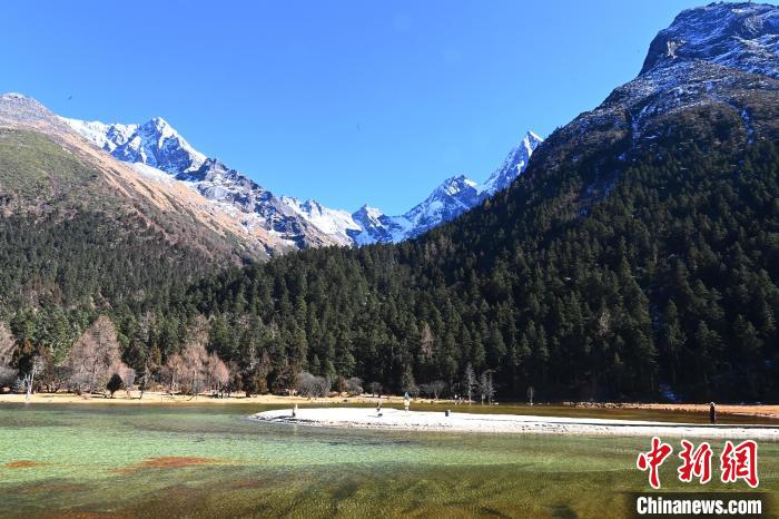 畢棚溝景區(qū)風(fēng)光?！“苍?攝