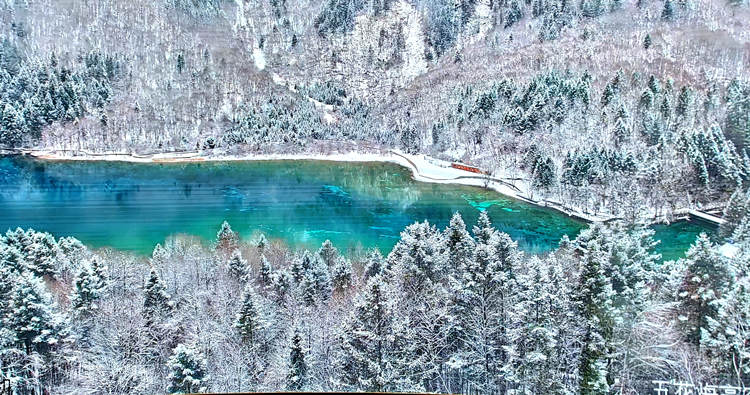 雪景中的五花海。九管局供圖