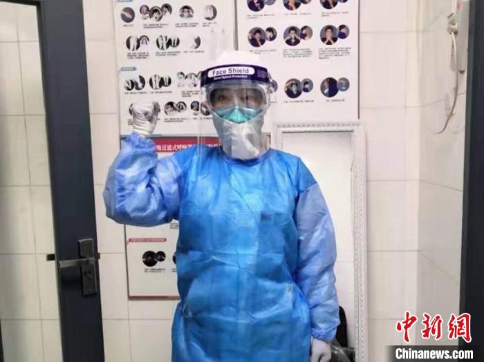 長春“85后”護(hù)士“戰(zhàn)”疫：虛脫靠打點(diǎn)滴恢復(fù)體力