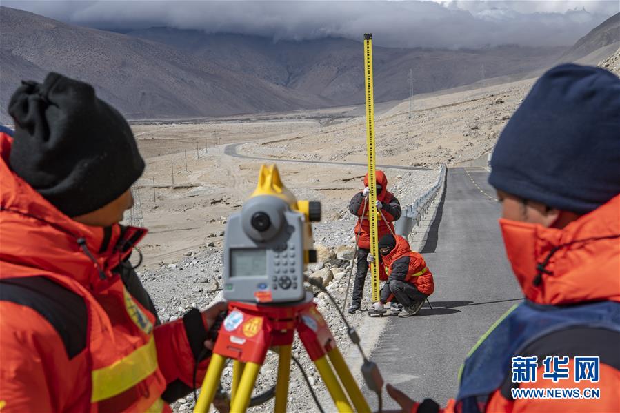 （新華全媒頭條·圖文互動）（10）往更高處長、往長春北京方向移動——來自海拔8848.86米的報告