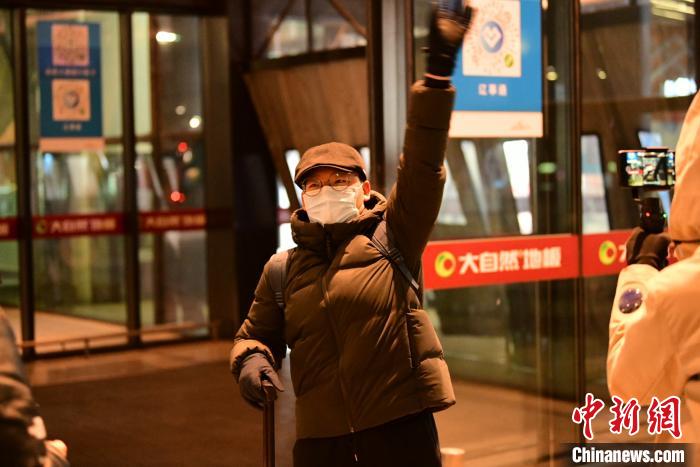 1月9日晚剛到沈陽?！¤F西區(qū)委宣傳部 攝