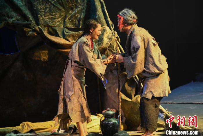 話(huà)劇《鑄魂達(dá)瑪拉》拉薩巡演結(jié)束