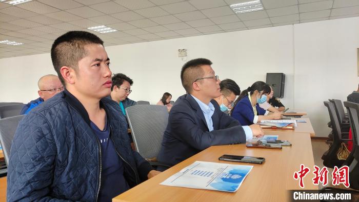 圖為培訓(xùn)會(huì)現(xiàn)場。　貢桑拉姆 攝