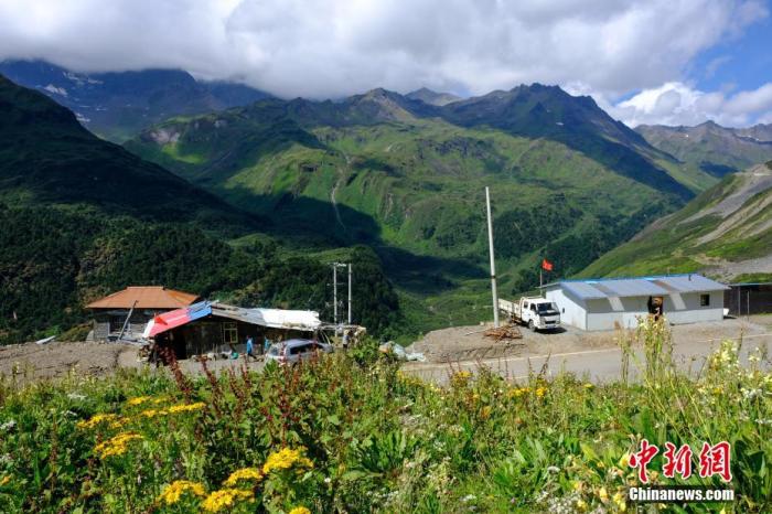 圖為8月6日，玉麥鄉(xiāng)卓嘎、央宗姐妹的牧場風(fēng)光。 <a target='_blank' ><p  align=