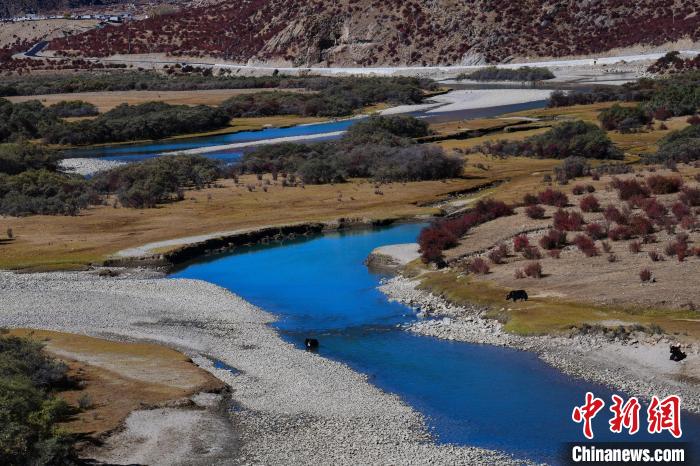 資料圖為拉薩市墨竹工卡縣境內(nèi)的美景?！∝暩聛硭?攝