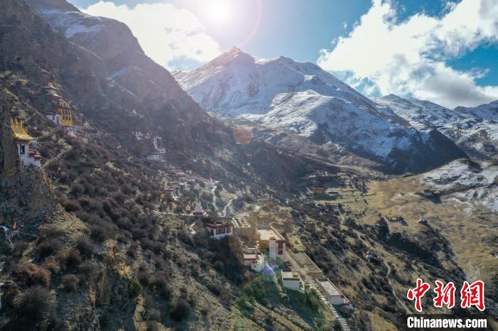 資料圖為拉薩市達孜區(qū)境內(nèi)的扎葉巴寺?！∝暩聛硭?攝