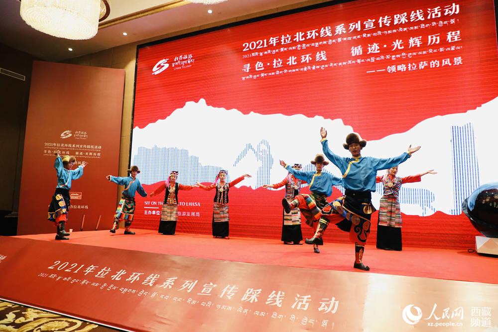 文藝表演。人民網(wǎng) 次仁羅布攝