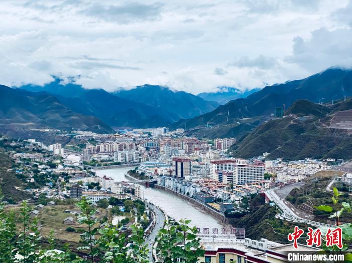 圖為“藏東明珠”昌都?！±罱瓕?攝