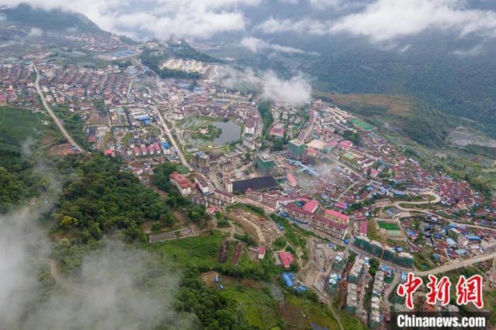 墨脫縣城全貌。(無人機(jī)畫面)