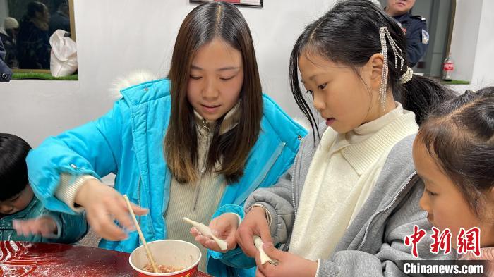 西藏戍邊民警：一想到孩子，心就瞬間柔軟了