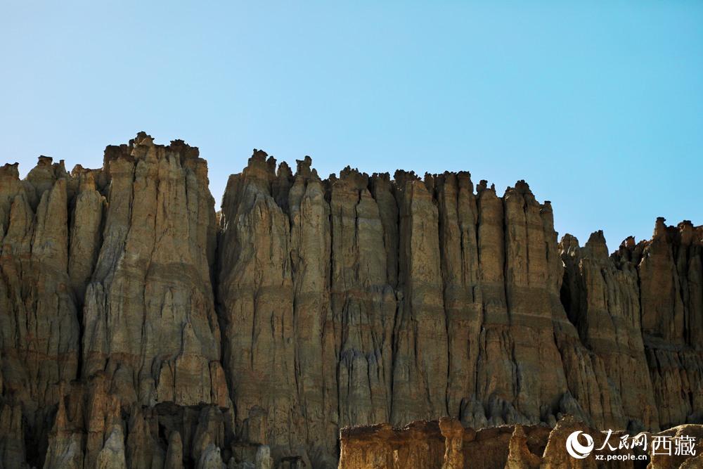 壯美的土林。人民網(wǎng) 李海霞攝