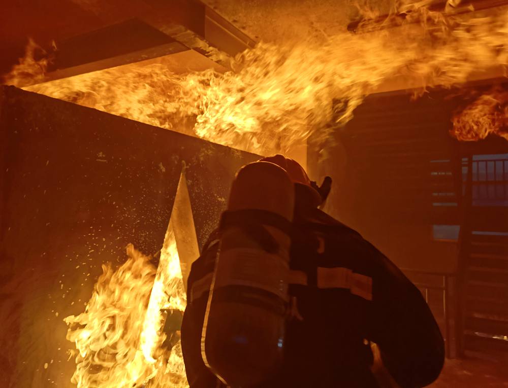 畫面“燃爆”。