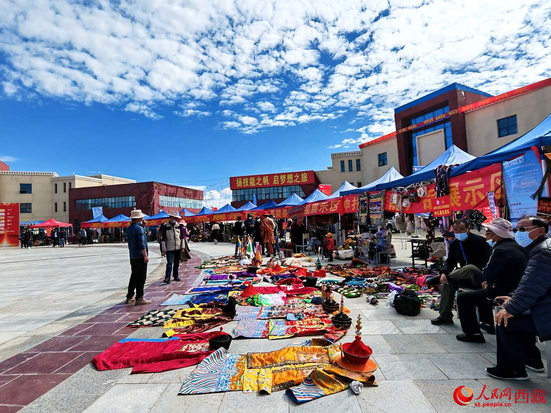 農(nóng)牧民通過(guò)新技能增收。人民網(wǎng) 李海霞攝