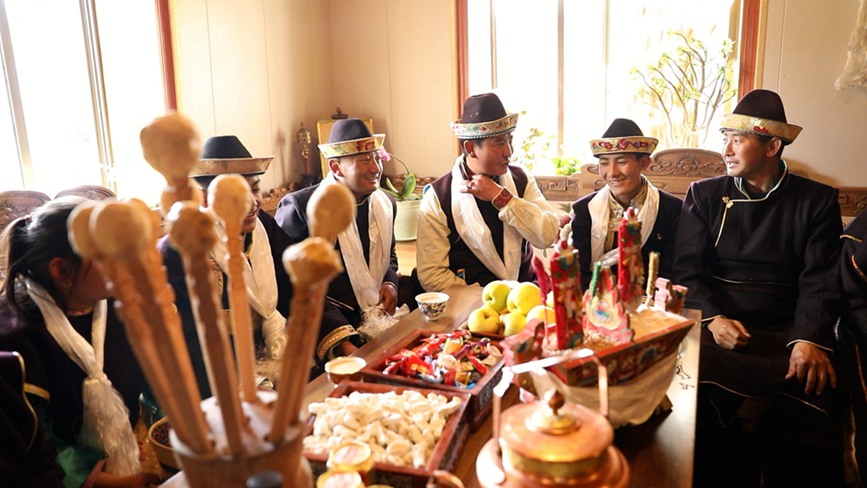 齊聚一堂，迎“古突”之夜。