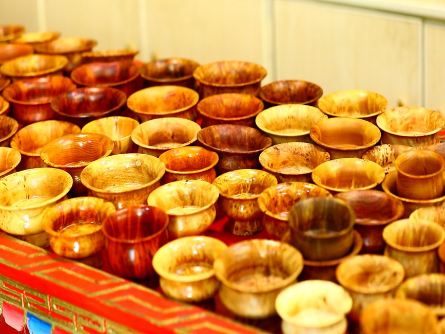 藏地木碗成品。