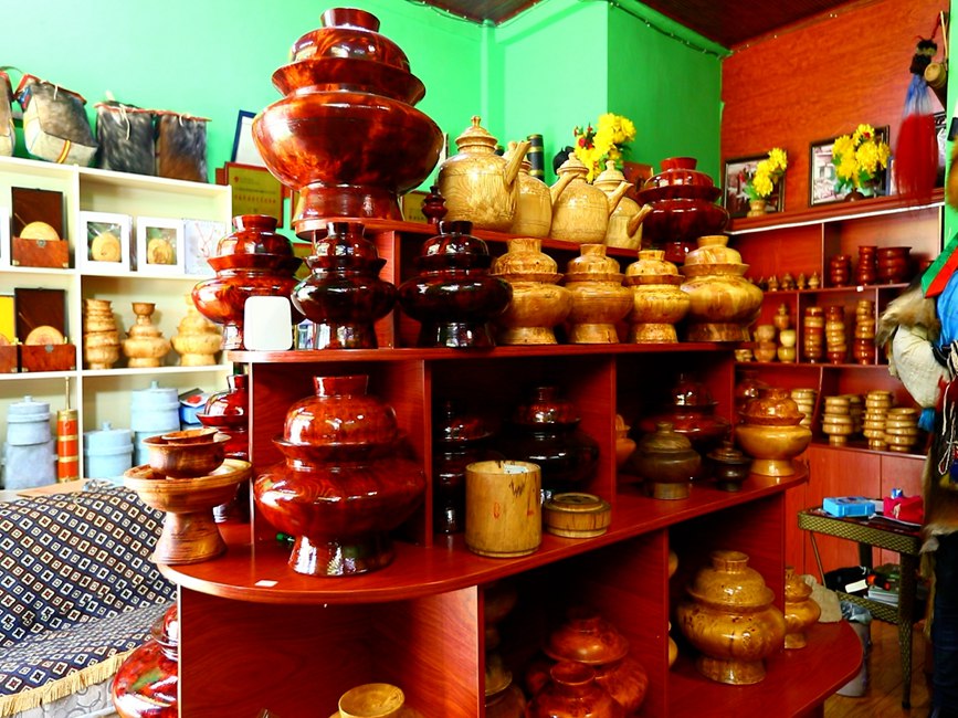 藏地木碗成品。