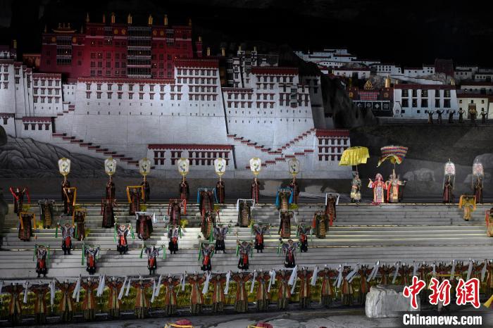 3月17日，西藏拉薩，《文成公主》大型史詩劇演出現(xiàn)場?！±盍?攝