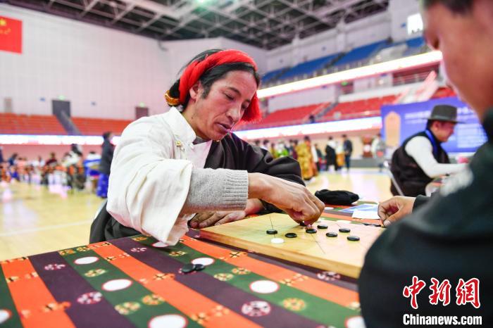 圖為比賽現(xiàn)場?！∝暩聛硭?攝