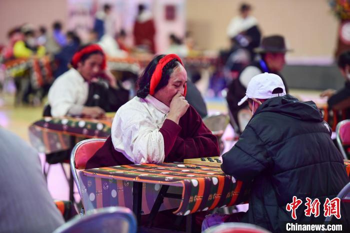 圖為比賽現(xiàn)場?！∝暩聛硭?攝